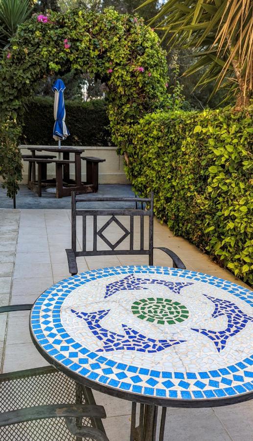 Stylish Garden Apartment At Paphos Harbour Exterior photo